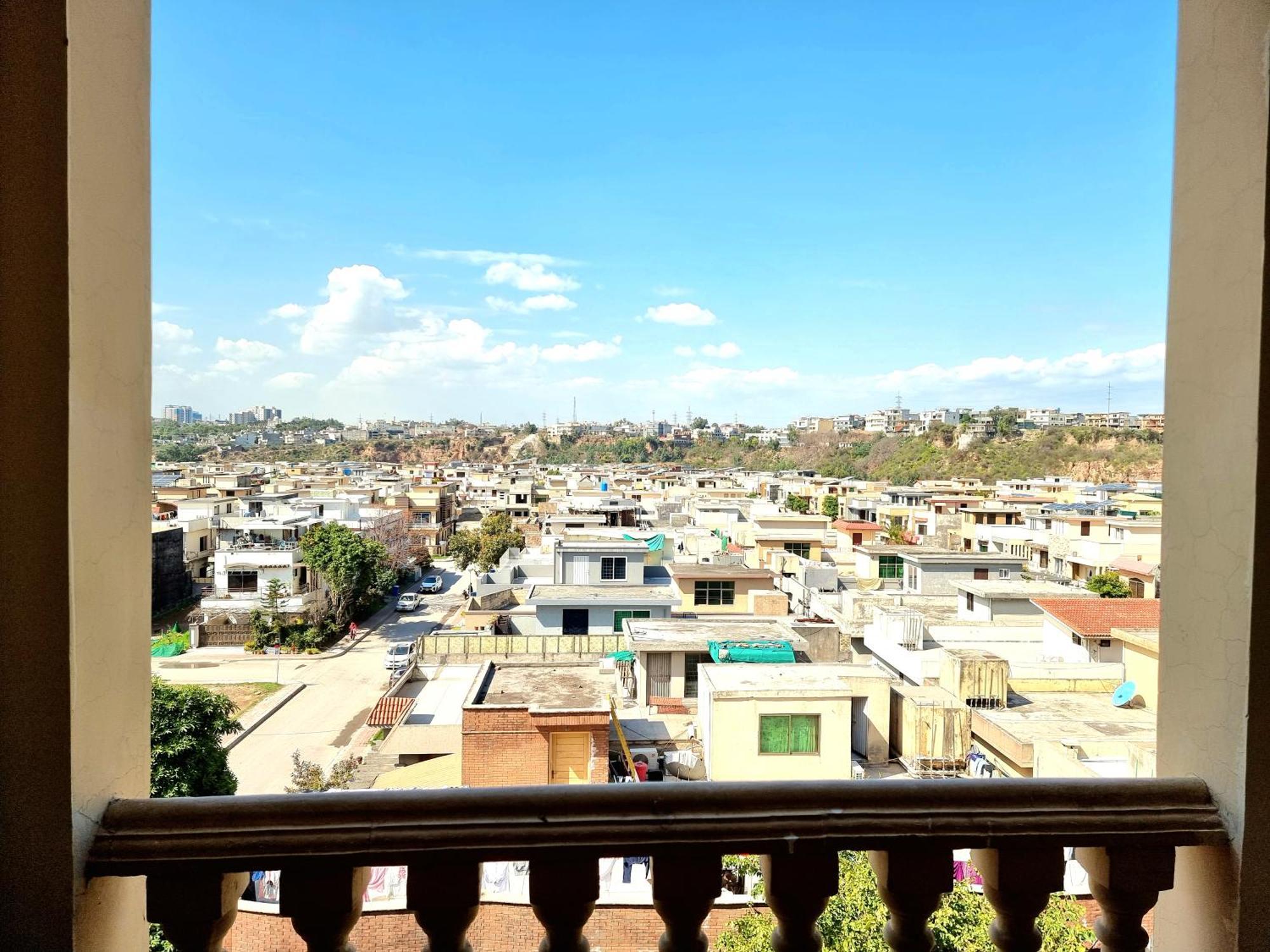 Executive 3 Bedrooms Apartment In Bahria Town Rawalpindi Exterior photo